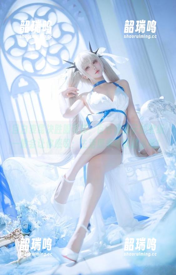 目白麦昆决胜服写真，百合欧皇子的壁纸一般会让你感叹：生活原来可以这么美！