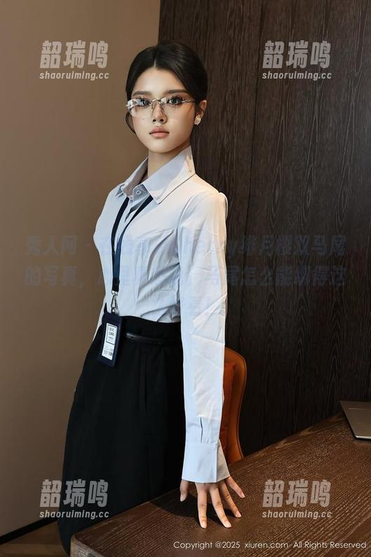 秀人网 - 在线享受Cherry绯月樱双马尾的写真,心里真想说,马尾怎么能绑得这么好看! 秀人网 - 在线享受Cherry绯月樱双马尾的写真,心里真想说,马尾怎么能绑得这么好看!