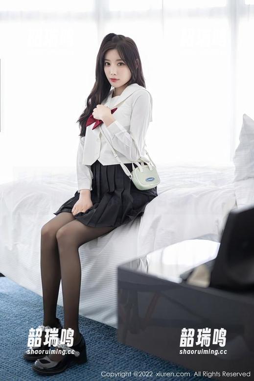 秀人网 - 在大理，找到了无圣光的真谛，小海臀Rena的写真自拍集。