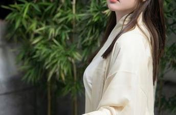 秀人网 – 幼幼白裙图集更新：当清纯遇上俏皮，上天也得给个好评！（哈哈）