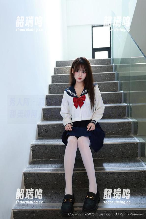 秀人网 - 高清捕捉徐莉芝Botty，女仆的甜美瞬间，难道我也被她的眼神勾住了？