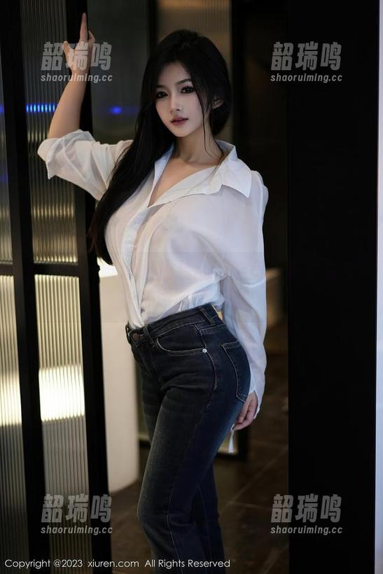 秀人网 - 谁说职业装就不能美?燕甘甘全套原图来反击 秀人网 - 谁说职业装就不能美?燕甘甘全套原图来反击