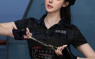秀人网 – 天台上的绮里嘉ula：一场图集与资源的无声对话！