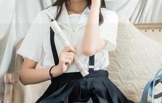 西呱呀呀呀的皮衣写真，简直是无圣光的完美示范，简约却有力量！