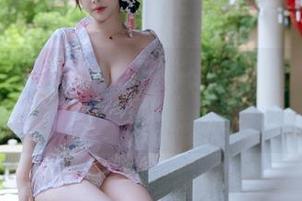 准备好迎接雯妹不讲道理的秘书套图，工作和轻松可以一起呀？