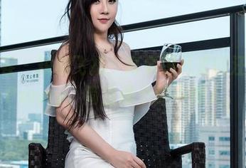 青豆客 – 短裙飞扬，高清图片里的汪佩妮Penny，简直像个梦中情人。