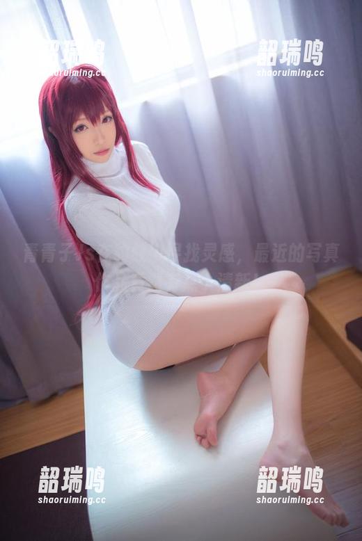 青青子Js在豹纹中寻找灵感，最近的写真作品竟然有点小清新！