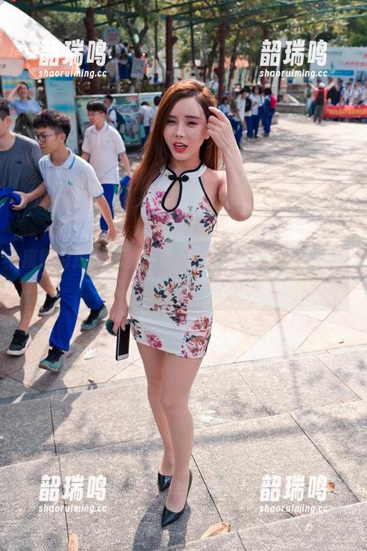 魔镜街拍 - 无圣光写真,婷婷的白色吊带连衣裙和那双黑丝美腿 魔镜街拍 - 无圣光写真,婷婷的白色吊带连衣裙和那双黑丝美腿