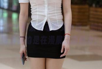 魔镜街拍 – 引发轰动的艾小青，她的私房图集真的是在漫展狂撒魅力！